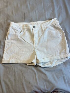 Old Navy White Women's Rolled Hem Denim Shorts